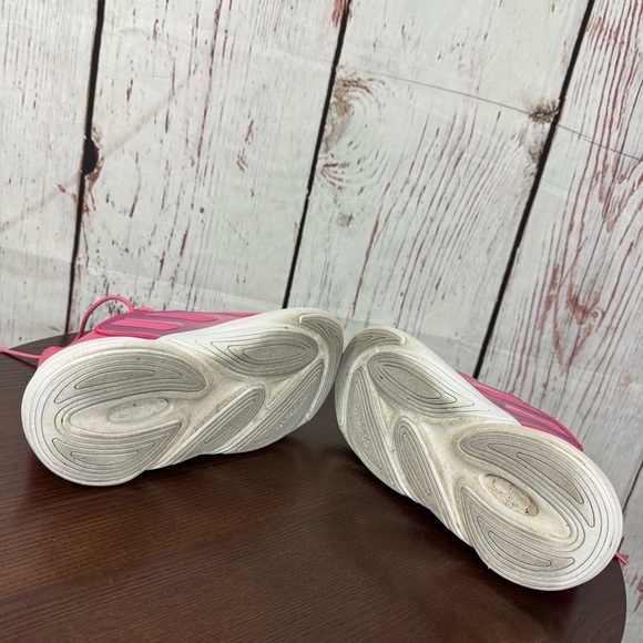 Adidas Ozweego women’s Pink Sneakers Size 7 EUC - Picture 10 of 16